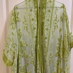 Elegant Green Floral Kimono Shawl Wrap